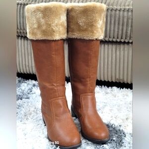 LIKE NEW WINTER BOOTS